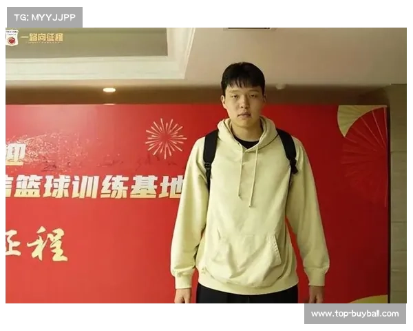 杨瀚森入选中国男篮集训队 NBA选秀潜力新星引发关注 杨瀚森入选中国男篮集训队 NBA选秀潜力新星引发关注